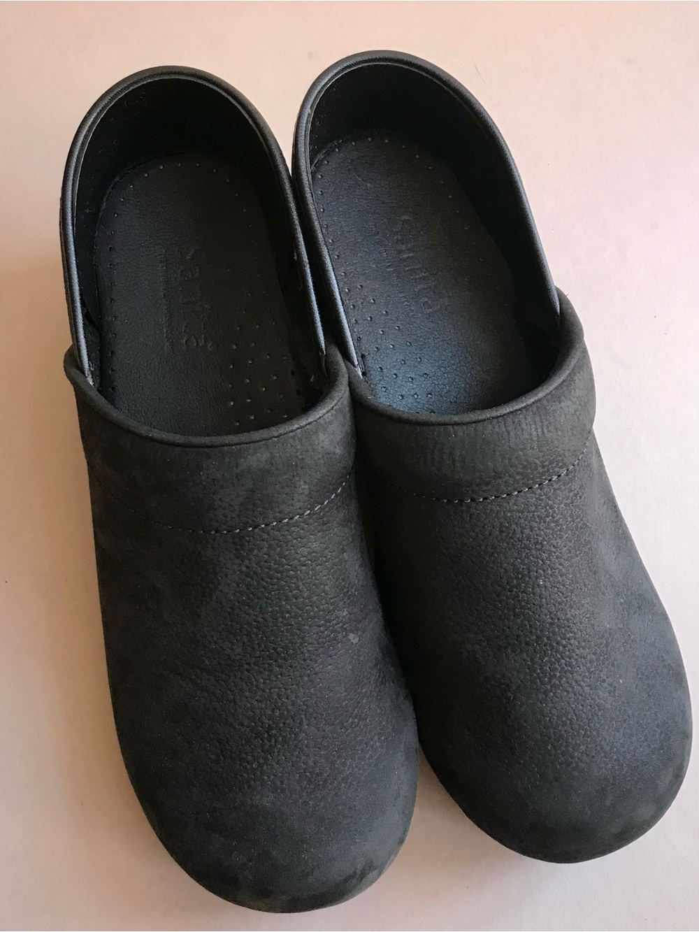 Sanita Shoe EU38 Woman size 7 Black Leather Staple Clogs